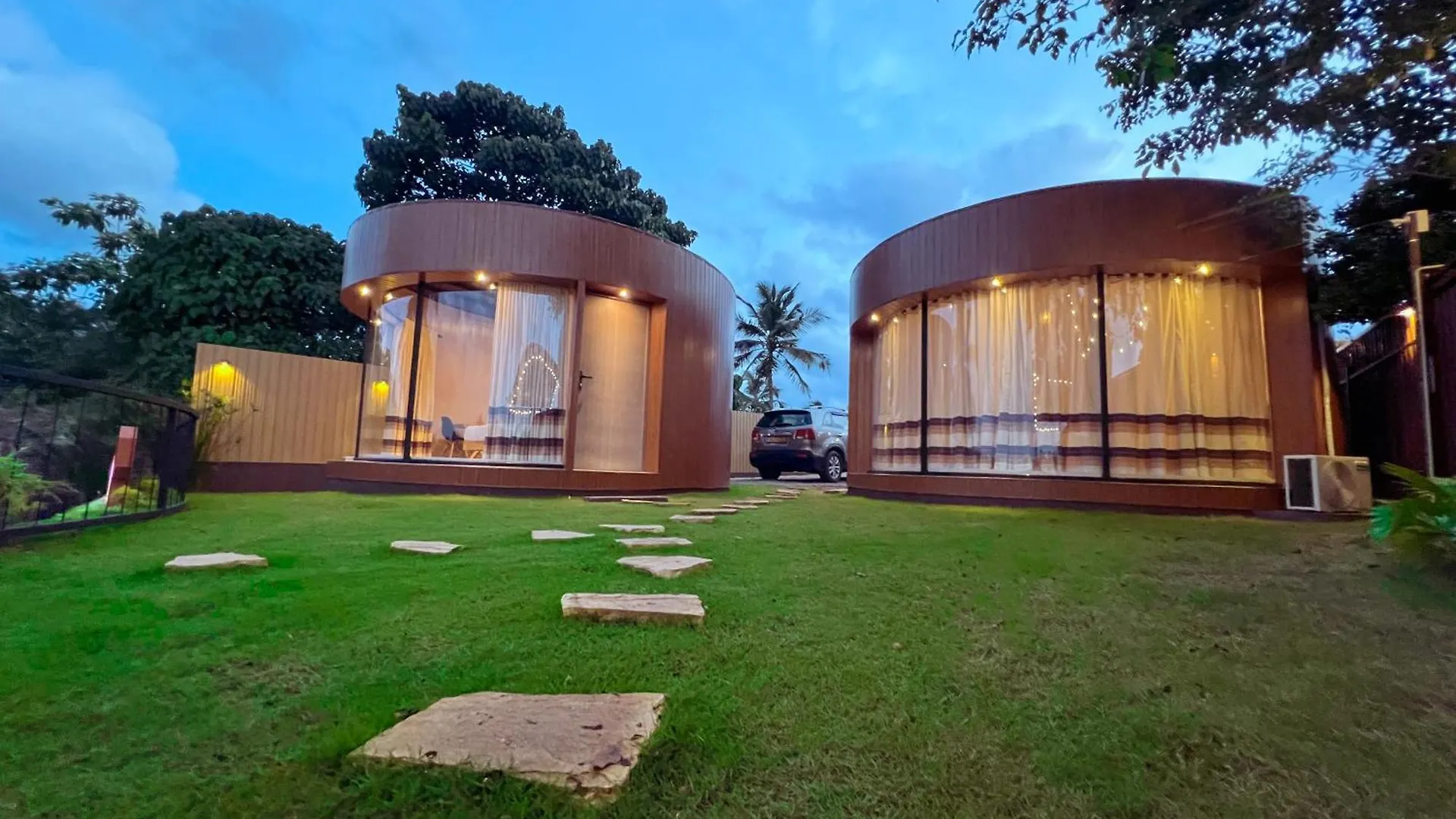 Luxury tent The Glamp Hotel Kiribathgoda