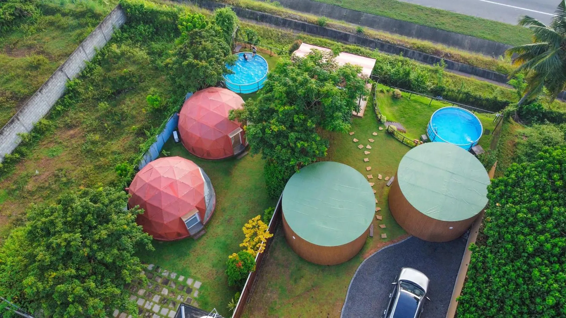 The Glamp Hotel Kiribathgoda 0*,  Sri Lanka