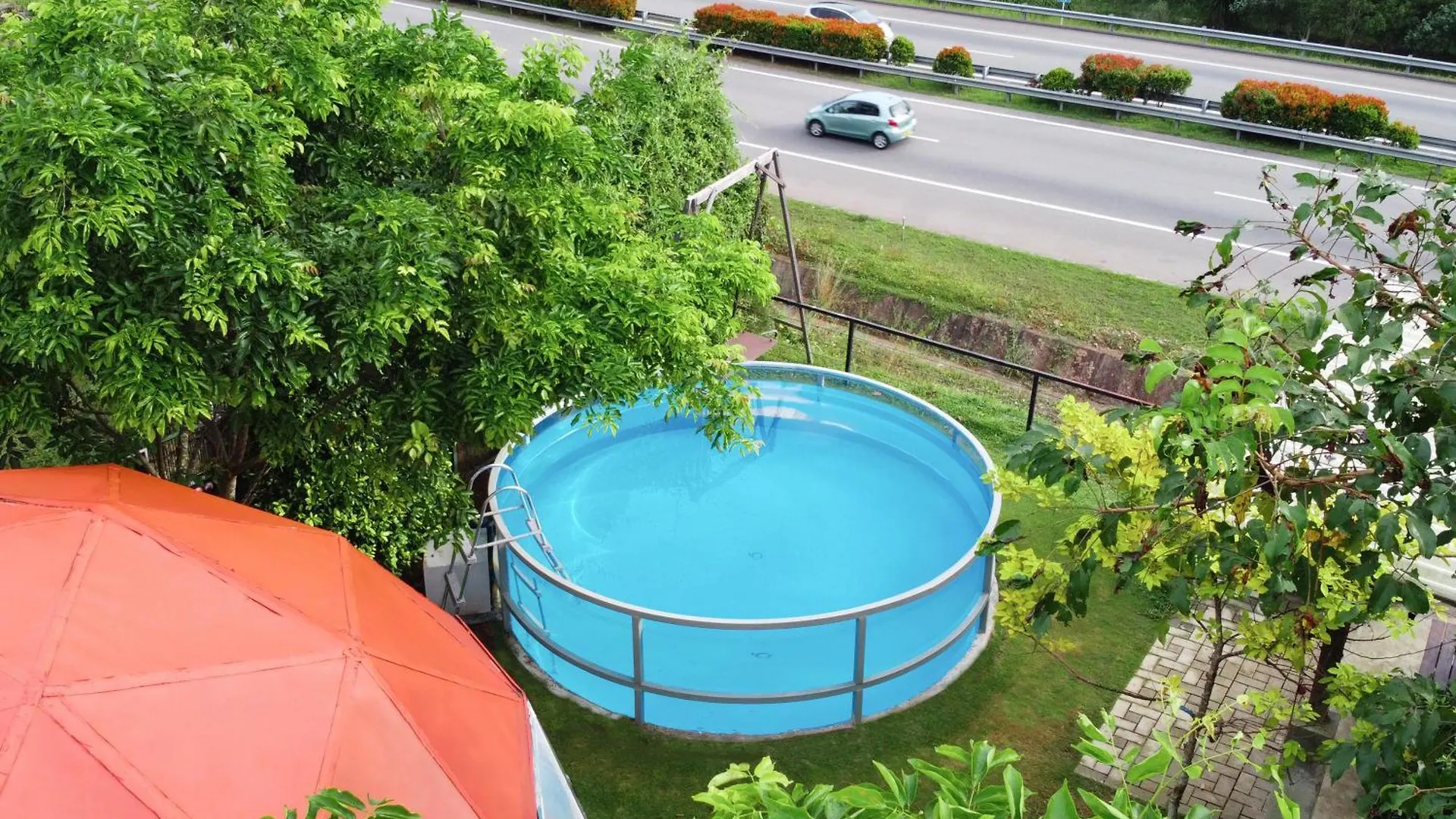 The Glamp Hotel Kiribathgoda Luxury tent