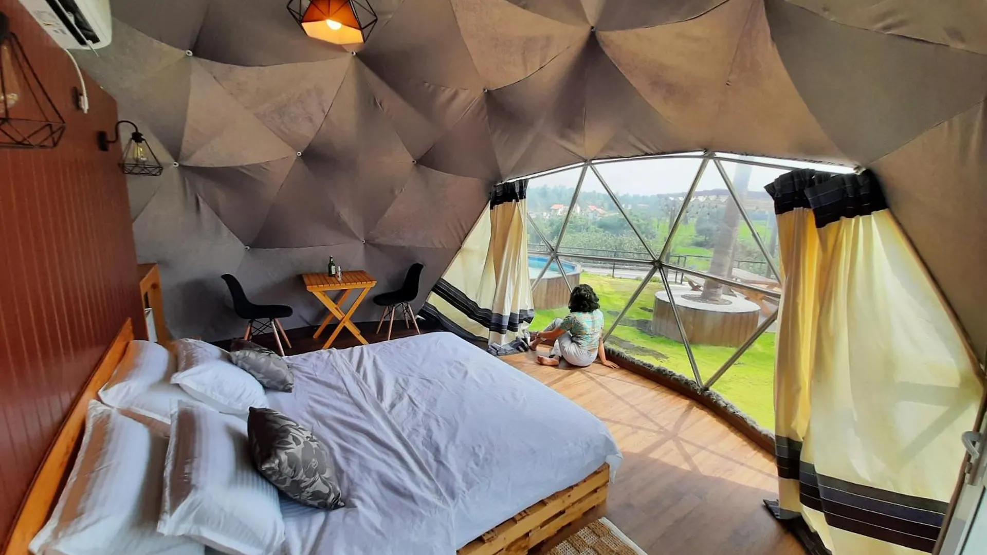 Luxury tent The Glamp Hotel Kiribathgoda